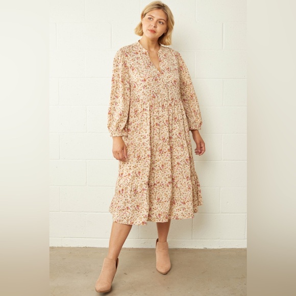 entro Dresses & Skirts - Gorgeous Floral Entro Dress - Size Small